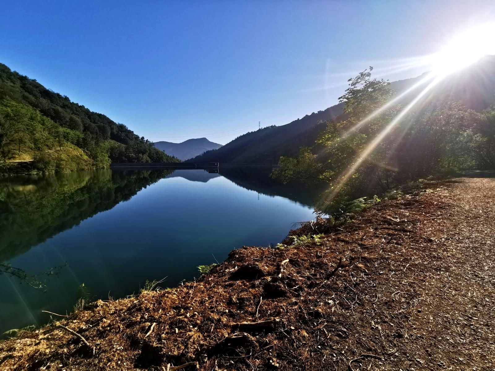 Presa de Aixola, junto a Larrosako Iturri, km 11,9 de la ruta