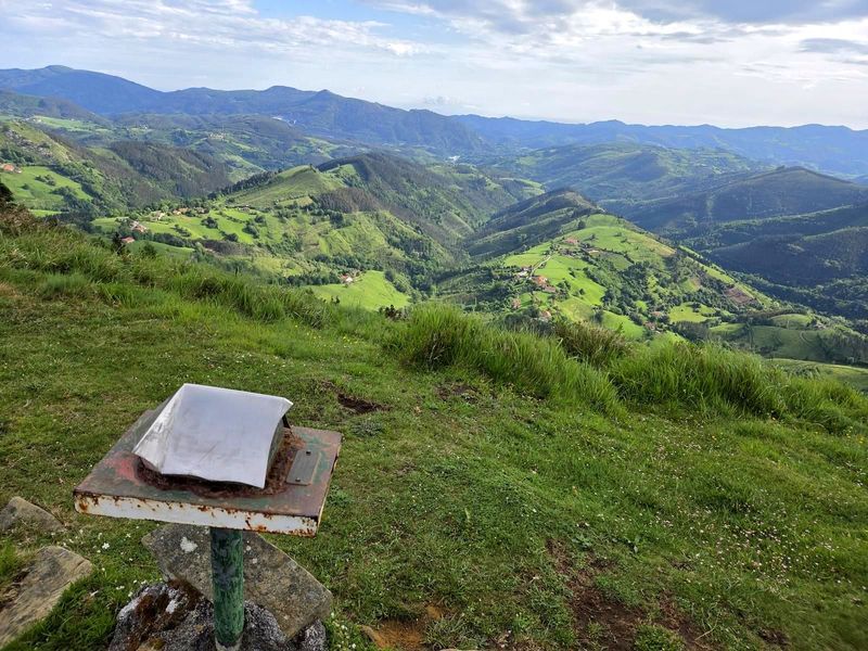 Vistas desde la zona alta de la ruta, cerca del Oiz (foto de otro d&iacute;a)